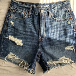 • American eagle distressed boyfriend shorts •